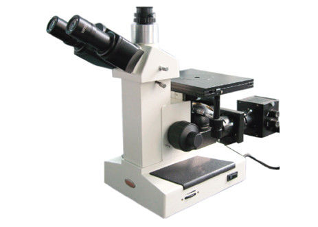 Trinocular wandelte optisches Mikroskop um